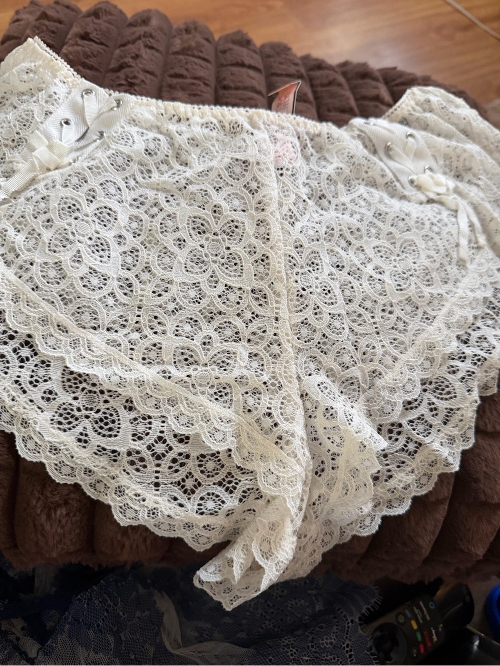 Victoria's Secret Cream Lace Scalloped Shorts